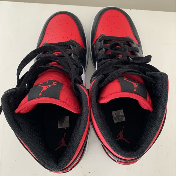 Nike Air Jordan 1 Mid Bred Toe - Picture 8 of 8